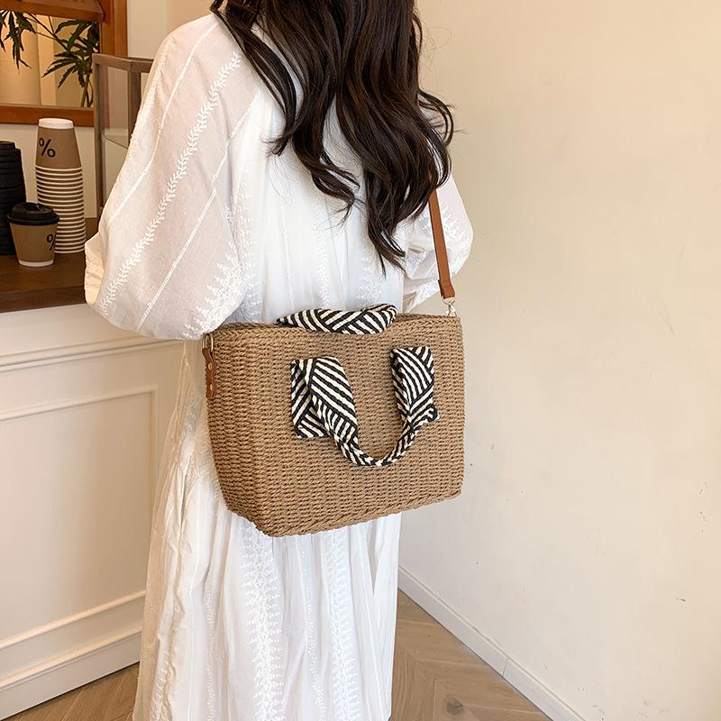 New Shoulder Handbag Tote Bag Seaside Vacation Handbag Large Capacity Versatile Beach Woven Bag
