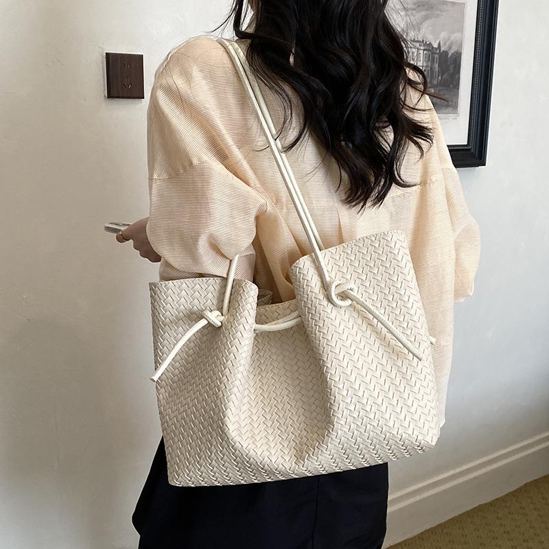 Korean Version Of The New Large-Capacity Bag Women'S Underarm Commuter Bag Woven Tote Bag Simple Shoulder Mother And Child Bag Women