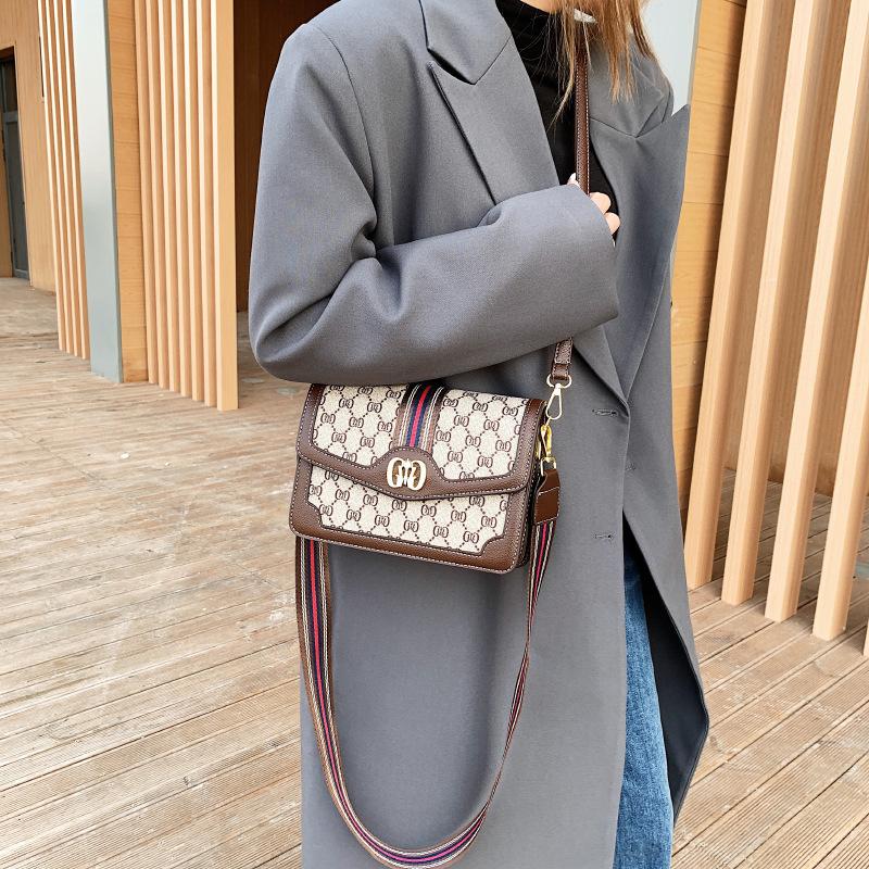 Bag Women's New Bag Fashion Trend Niche Retro Printed Small Square Bag High-end Oblique Span Shoulder Bag
