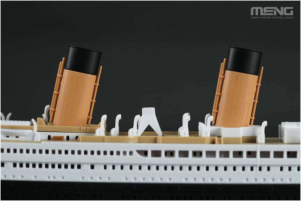 Meng Model Titanic Luxury Cruise Ship Plastic Model MPS008 Molded Color 1/700 Pre-Colored
