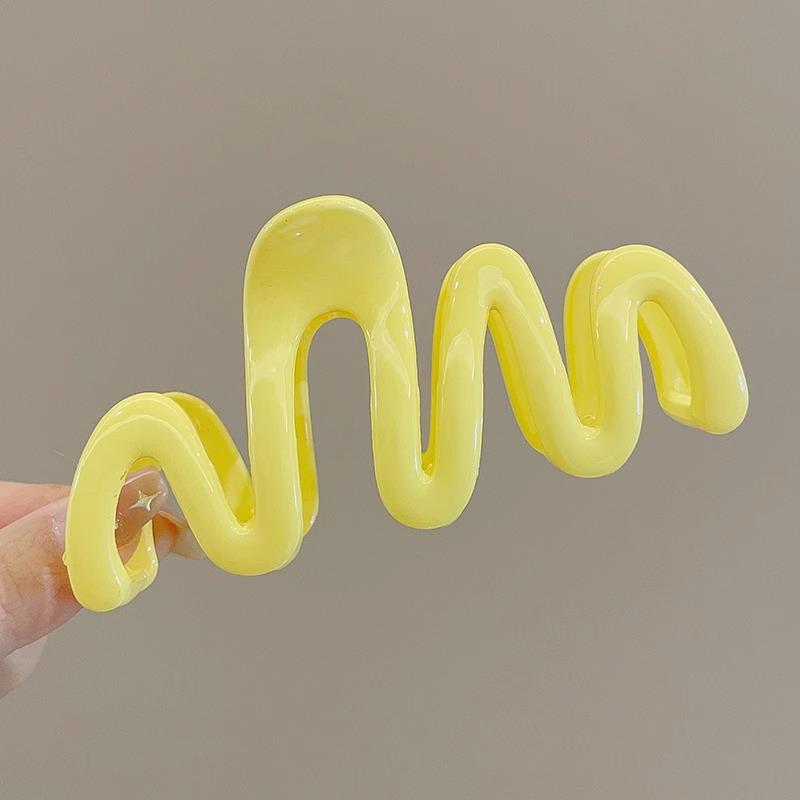 Elegant Large Hair Claw Clip for Thick Hair - High-End Korean Updo Shark Clip