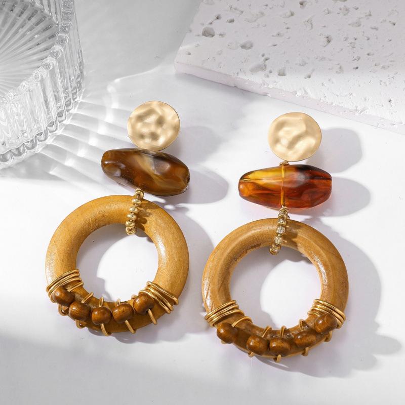 Maillard retro coffee geometric pendant earrings women's high-end temperament Hong Kong style stud earrings niche ear jewelry