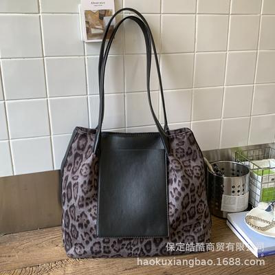 Leopard Print Bag Women's Large-capacity 2025 New Autumn and Winter Leisure Shoulder Shopping Bag, Popular Commuter Tote Bag This Year