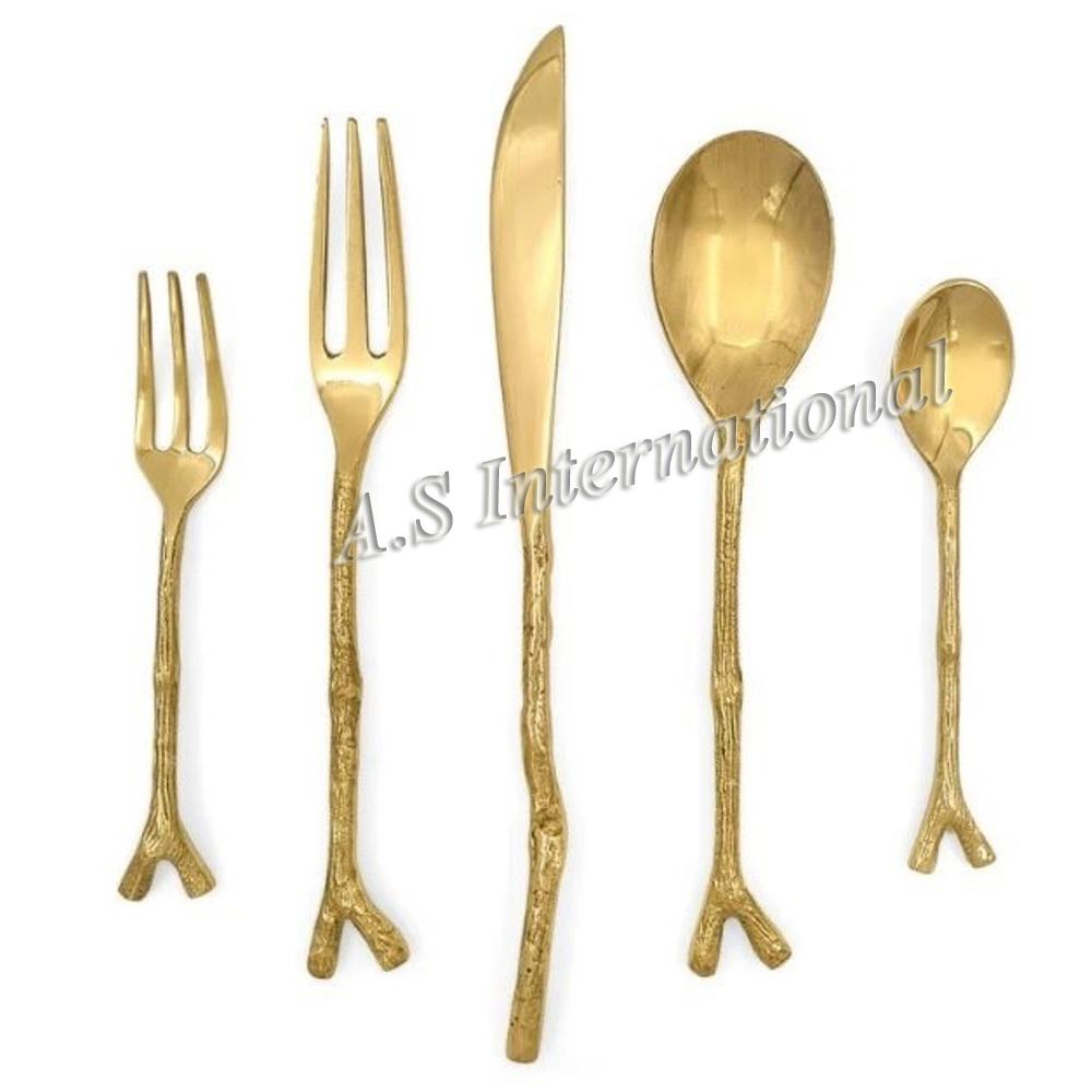 

Новый вид латунных столовых приборов с ручкой из листовой латуни для отеля, ресторана и кухни, используемой или сервировочной ложки свадебной вечеринки