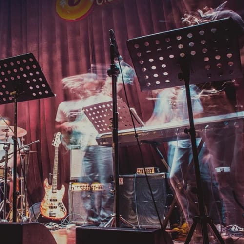 Kirnuo Folding Music Stand, Metal, Lightweight and Portable, Compact, Adjustable Height, Reinforced Triangular Structure, Stable, Adjustable Angle, Mu