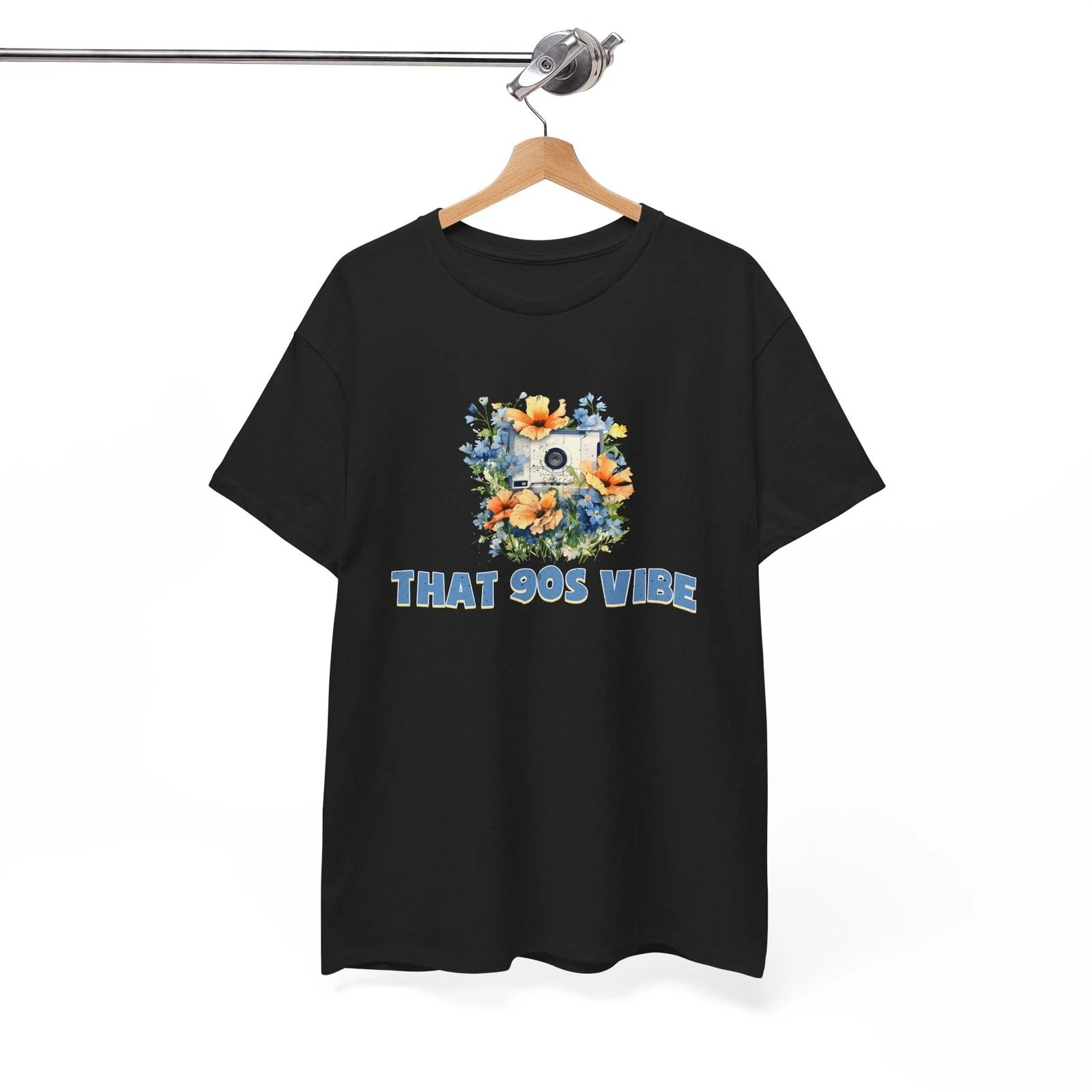 

Retro Minimalist T-Shirt | Vintage 80s 90s Aesthetic Tee | Classic Style M
