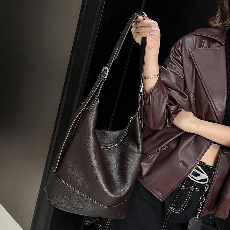Niche Design, Laid-back Style, Single-shoulder Tote Bag Genuine Leather, High-end Crossbody Bucket Bag