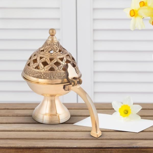 Arzător de tămâie Dhuna Loban din alamă, Arzător de tămâie Dhooni Dhoop Dani rotund, Suport de tămâie din alamă de masă pentru Loban, Dhoop Dani elegant și tradițional