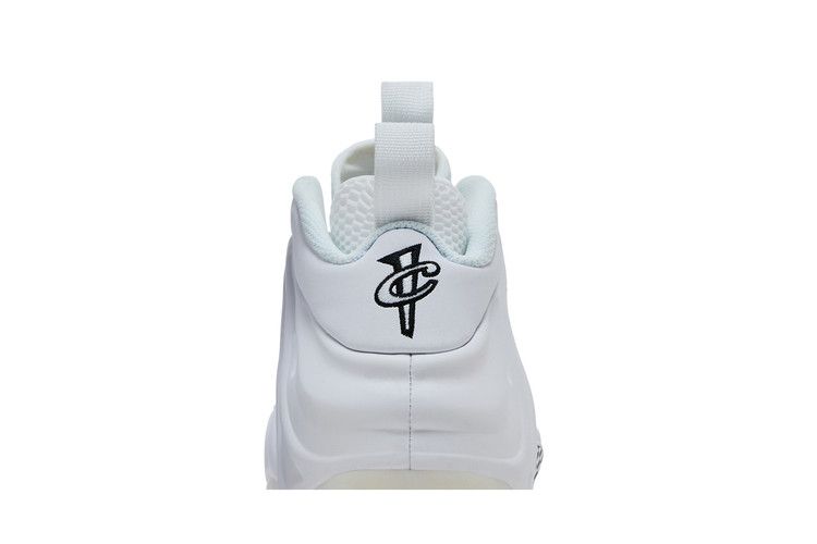 Nike Air Foamposite One Triple White