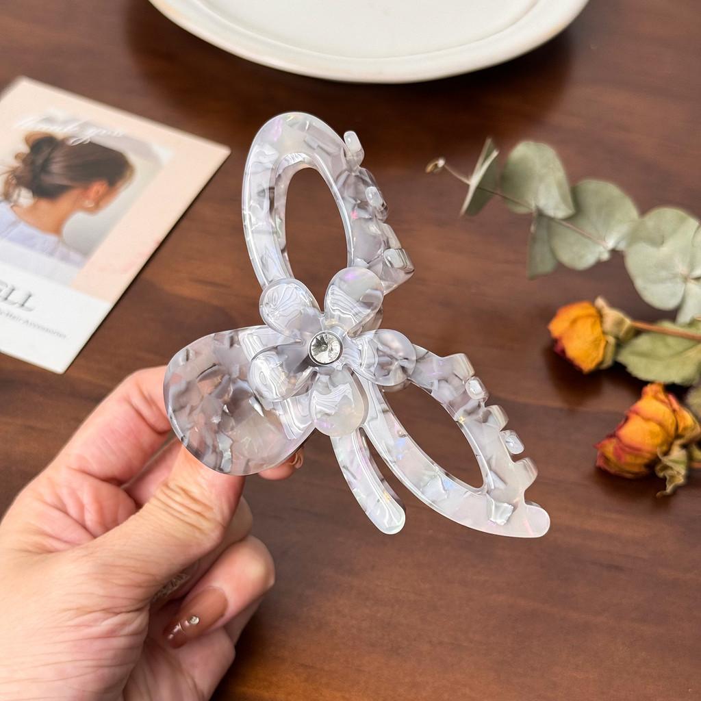 Stylish Oversized Acetate Hair Claw Clip Featuring Charming Floral Embellishments For Women