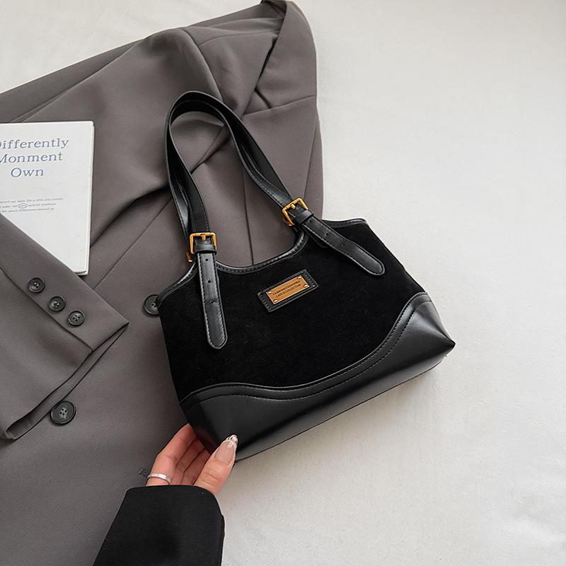 Large capacity bag women's autumn and winter 2025 new matte retro shoulder armpit bag casual work commuter tote bag