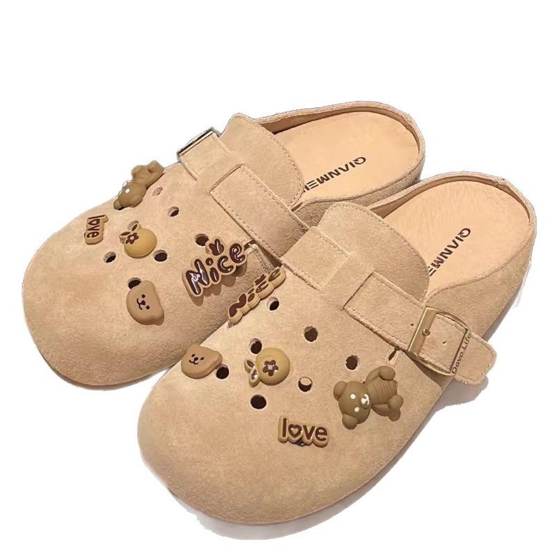 Ein neuer Stil von Retro-Schuhen mit Klappdeckel und dicken Sohlen, halb Klappdeckel und halb Pantoffel für Damen