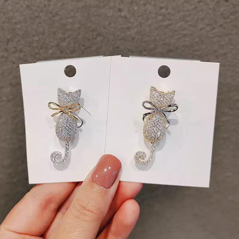 Fashion Rhinestone Cat Brooches Pin For Women Clothing Coat Jewelry Party Accessries Gifts