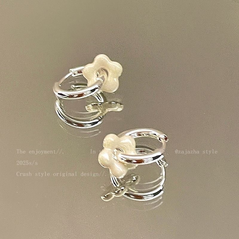 

White Drip Glazed Flower Ear Ring Female 2025 New Arrival Best Selling Fancy Ear Clip Special-Interest Design Fresh Earrings Stud Earrings White drop oil flower ear ring