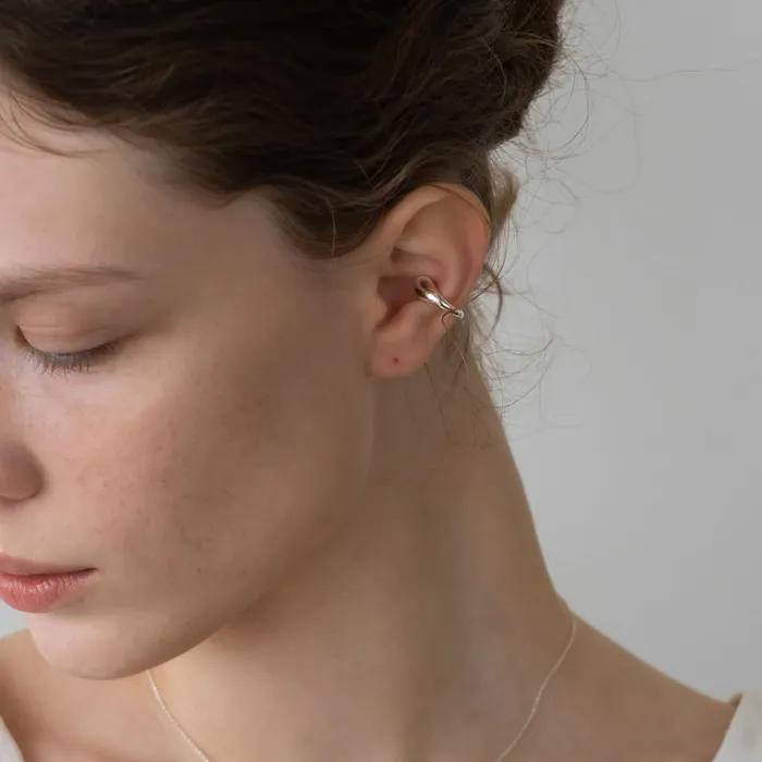 Bold Rosee Earcuff