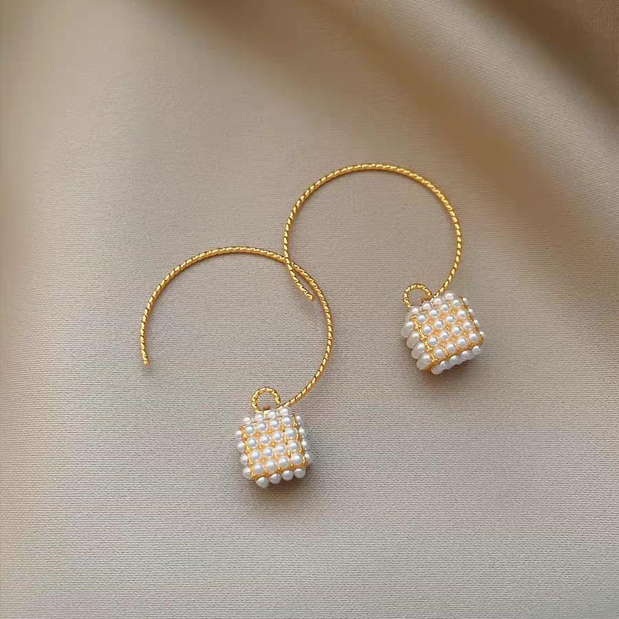 Vintage C-Shaped Square Pearl Ear Hook, French Elegant Medieval Geometric Design Earrings, Niche Court Style Earrings