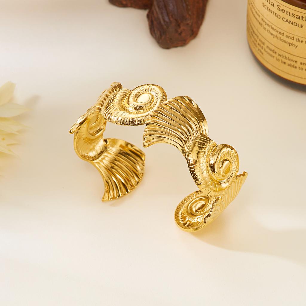 Stainless Steel Vintage Exaggerated Wide Cuff Bangle for Women Gold Color Starfish Shell Geometric Bracelet Beach Party Jewelry