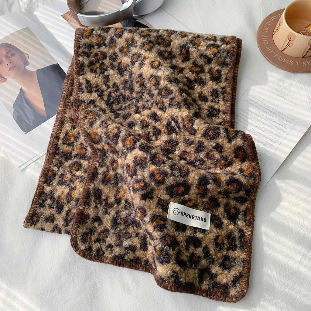 Leopard Print Scarf Women's New Models Are Popular This Year, and the Explosion Is Thickened In Winter Korean Atmosphere. Neck Protection Scarves Are