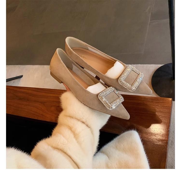 

Shoes exquisite sparkling diamond buckle temperament small pointed shallow mouth flat sole shoes spring 40 абрикосовий