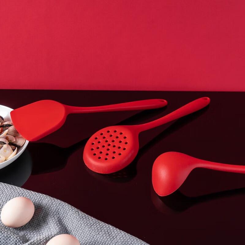 Debo Wendy Red Silicone Strainer Ladle