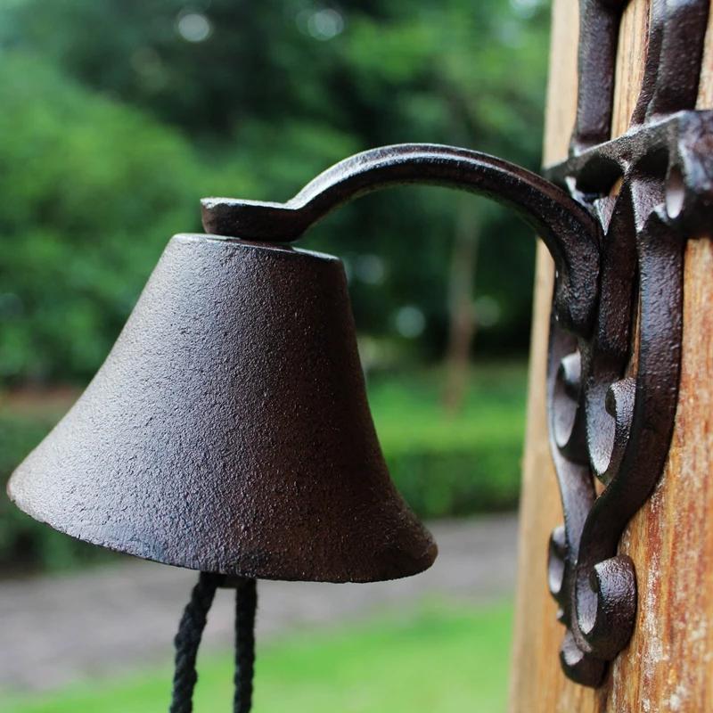 Rustic Dog Cast Iron Hand Cranking Wall Bell Farm House Accents Handmade Retro Home Garden Wall Mounted Decor Welcome Door Bell