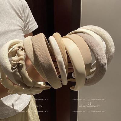 Women's Wide Edge White Sponge Headband - Stylish, Comfortable, Low-Pressure Hair Accessory