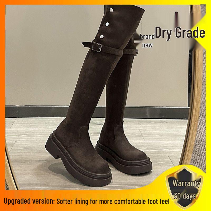 

Женские ботфорты с отворотом и массивным каблуком, осень/зима 2025 20