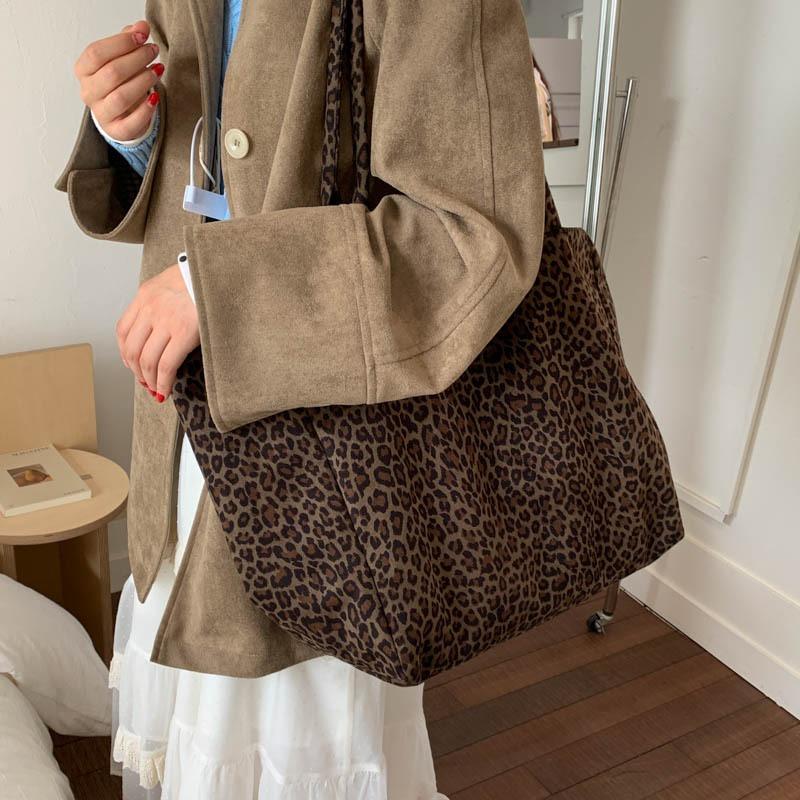 Retro Large-capacity Tote Bag Women's New Versatile Leopard Print Shoulder Bag College Student Class Commuter Bag