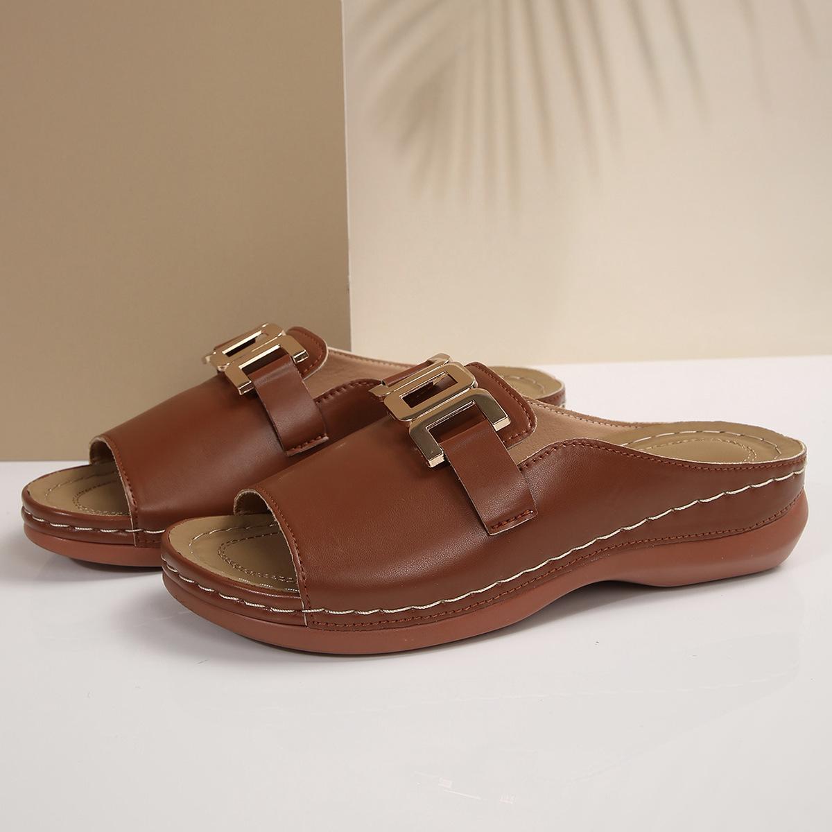 

Внешняя торговля большой размер новые тапочки на танкетке на толстой подошве женские металлическая отделка римский стиль с перемычкой пляжные крутые тапочки с открытым носком 43 светло-коричневого