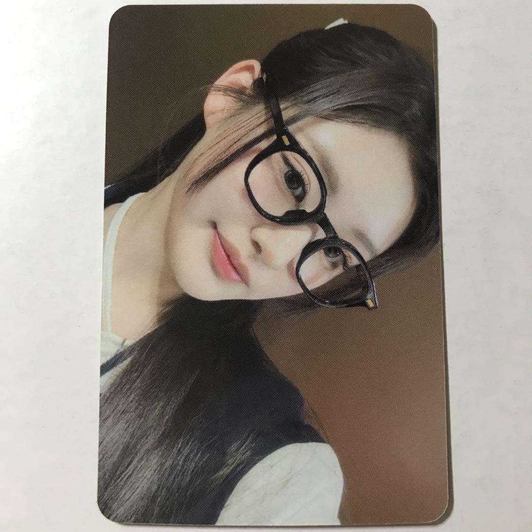 

[USED] FIFTY FIFTY Athena Bonus Trading Card