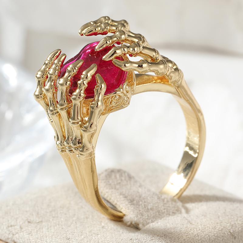 Gothic Subculture Style Heart Red Synthetic Zirconia Claw Luxury Ring for Women Vintage Banquet Jewelry Accessories