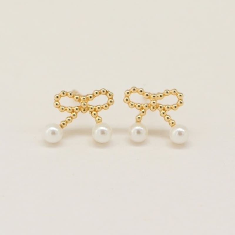 

BEFORE MOONRISE [14K] Tiny Ribbon Pearl Earrings GE233 Rose gold