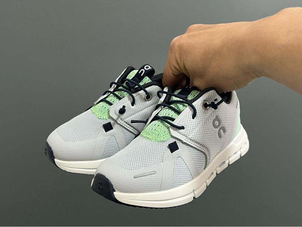 Children's Velcro Mesh Running Shoes - Breathable, No-Tie for Boys and Girls
