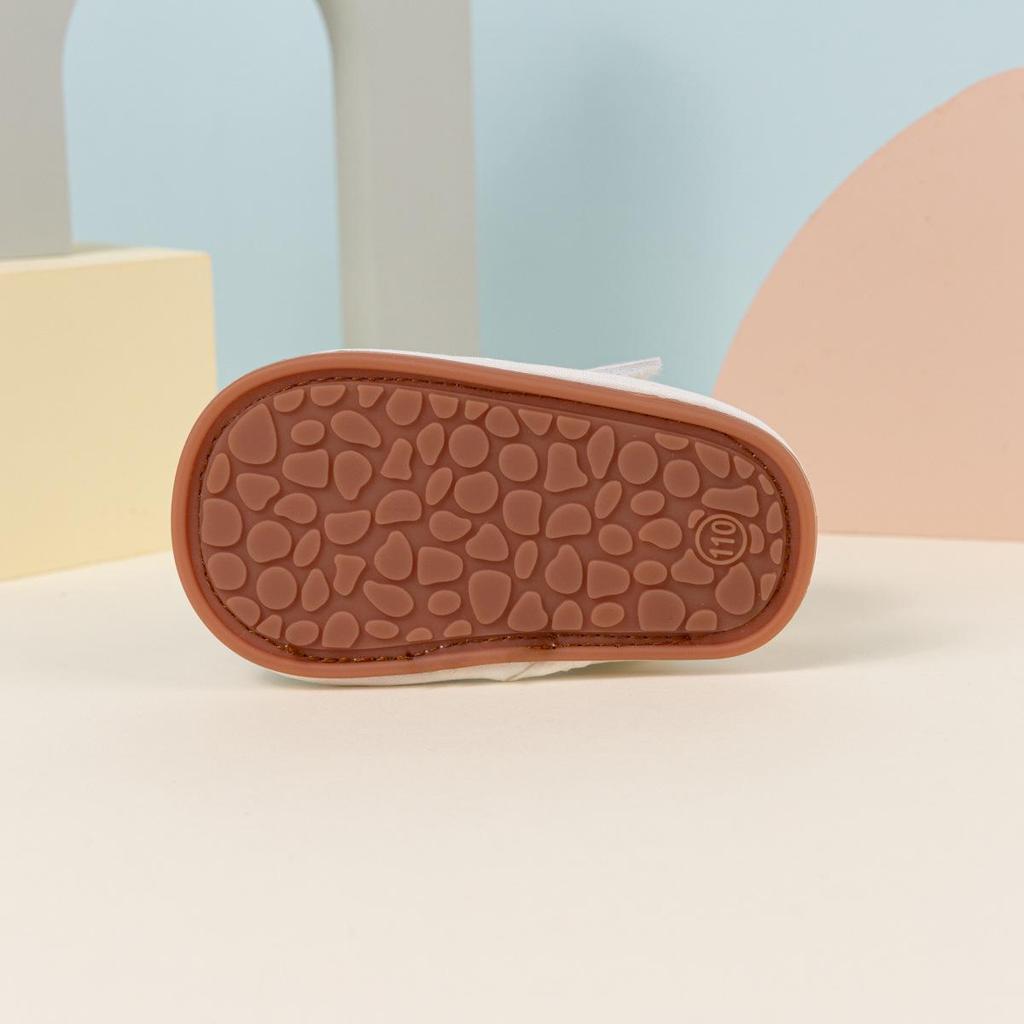 Breathable Baby Walking Shoes with Bear Pattern and Soft Rubber Sole Sandals