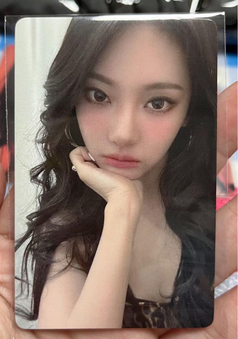 

[Б/У] Футболка из лимитированного поп-ап магазина aespa в Китае, бонусная коллекционная карточка НинНин