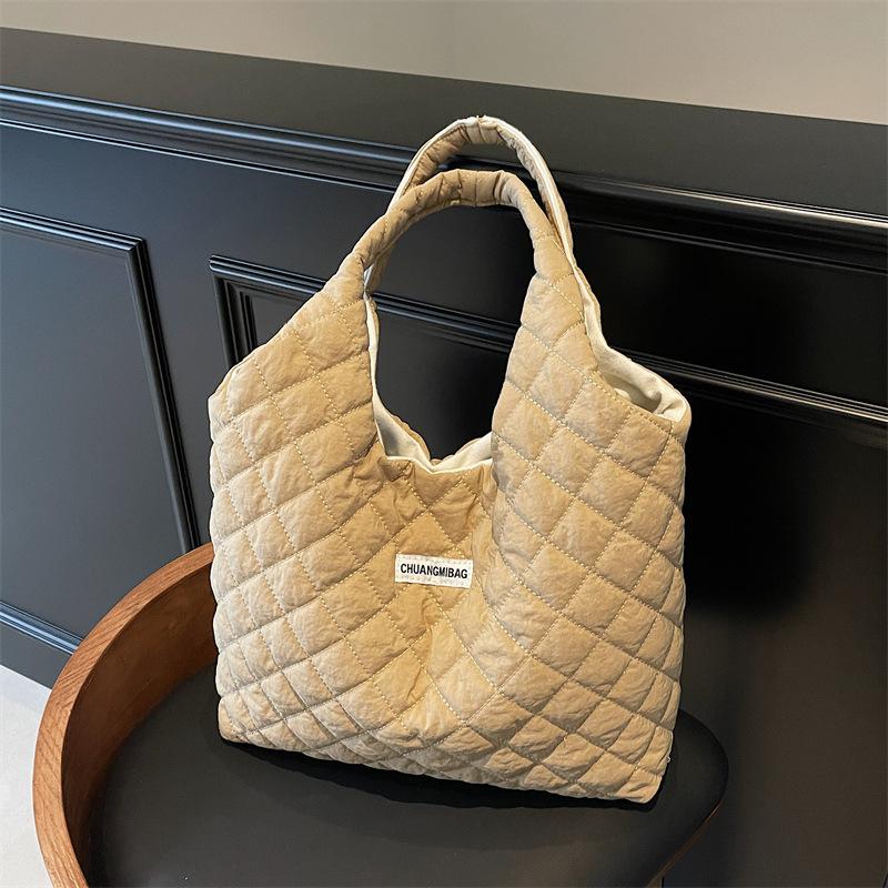 

Autumn and winter cotton clothes tote bag women s new fashion rhombus casual shoulder bag large-capacity commuter bag хаки