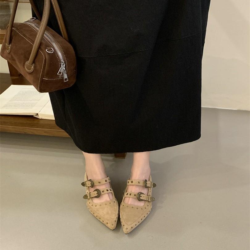 Innenmode Niet spitze Gürtelschnalle Mary Jane Schuhe Damen 2025 neu retro vielseitig einzelne Schuhe