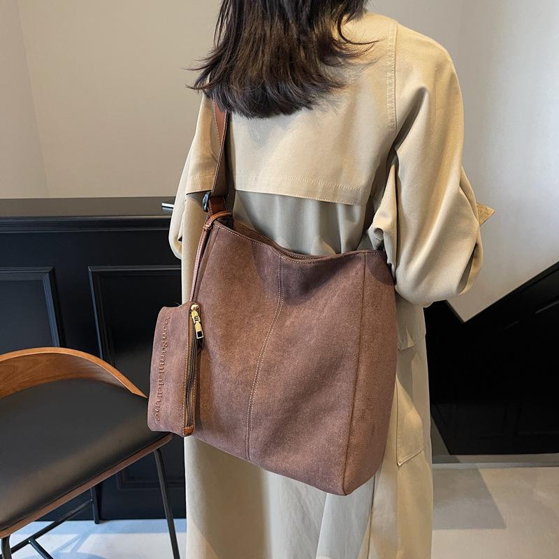 Casual Versatile Suede Large-capacity Bag Women's 2025 Autumn and Winter New Casual Shoulder Bag Wide Shoulder Strap Tote Bag
