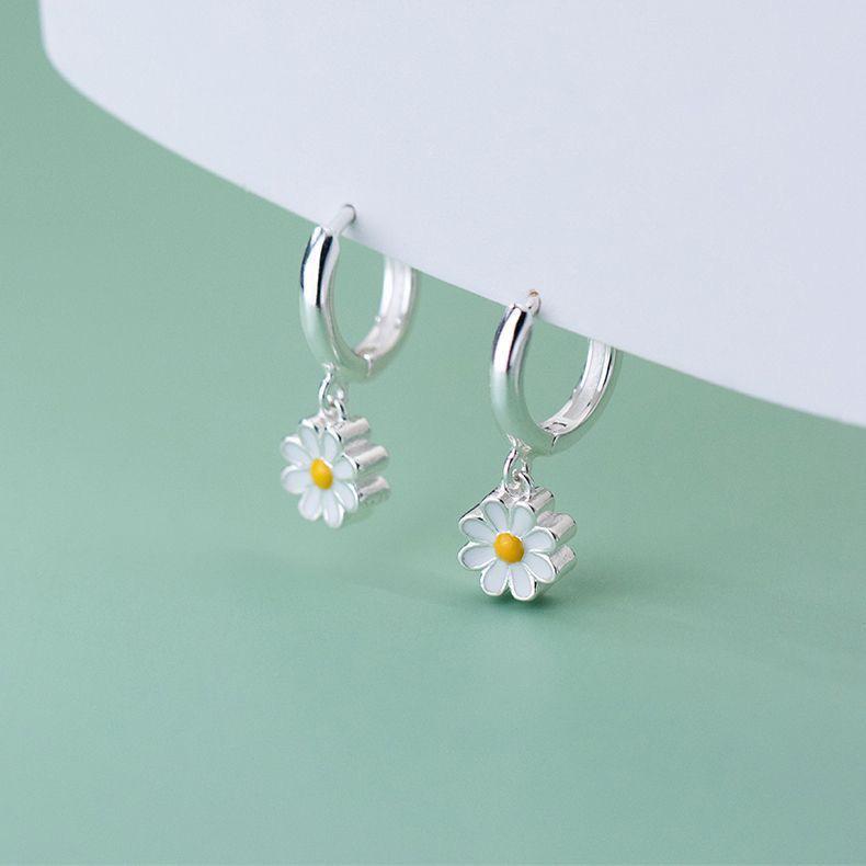 2023 Nischendesign Gänseblümchen-Ohrringe: Damen Sterling Silber Sommerschmuck