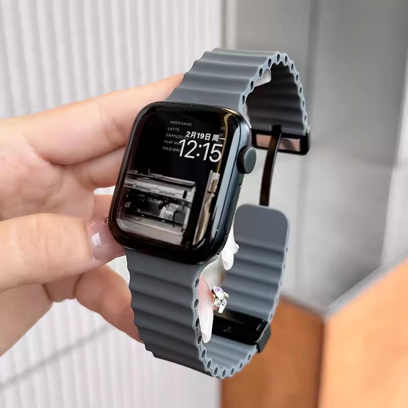 Magnetic Watch Band for Watch Ultra 2 49mm 44mm 45mm 42mm 41mm Silicone Watch Strap for Iwatch series 11 7 8 9 SE 3 Correa