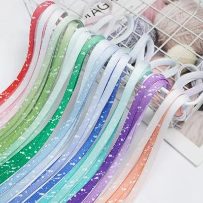 Cadarços coloridos planos com gradiente e impressão de respingos de tinta para mulheres e homens, esportivos, casuais, de basquete, de lona