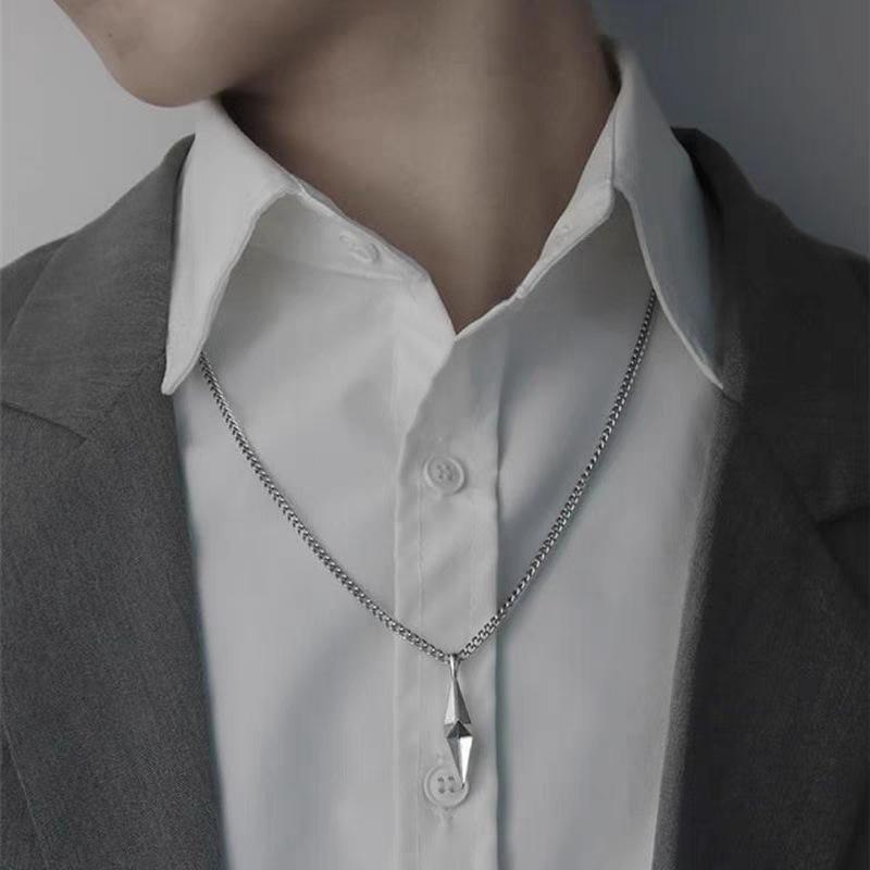 Dainty Geometric Diamond-shape Necklace for Men Statement Solitaire Necklace