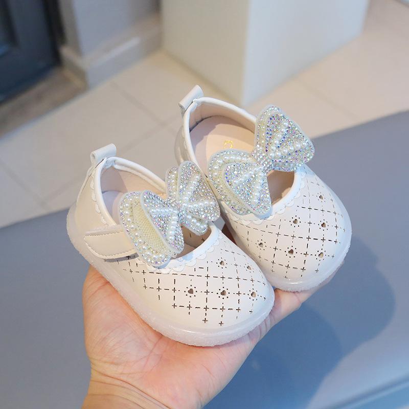 

Летняя детская обувь Новая модная универсальная обувь для маленьких девочек Удобные мягкие противоскользящие дышащие кроссовки Принцесса Балетки Простые сандалии 16insole12cm белый