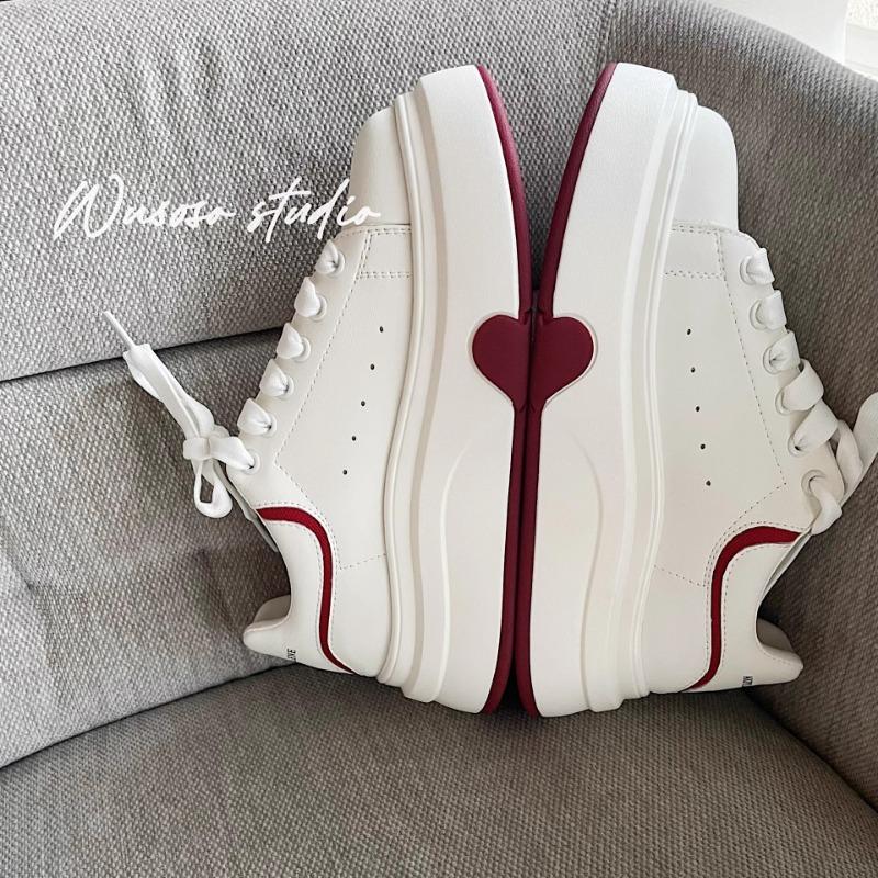 Kleine weiße Schuhe Damen Frühling neue dicksohlige Muffin-Schuhe vielseitige Sport- und Freizeitschuhe Board-Schuhe Einzelne Schuhe Damen