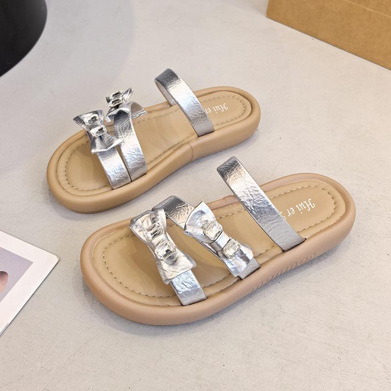 

French bright diamond bow slippers women s outer wear 2025 new summer with skirt fairy style thick-bottomed versatile sandals 40 серебряный