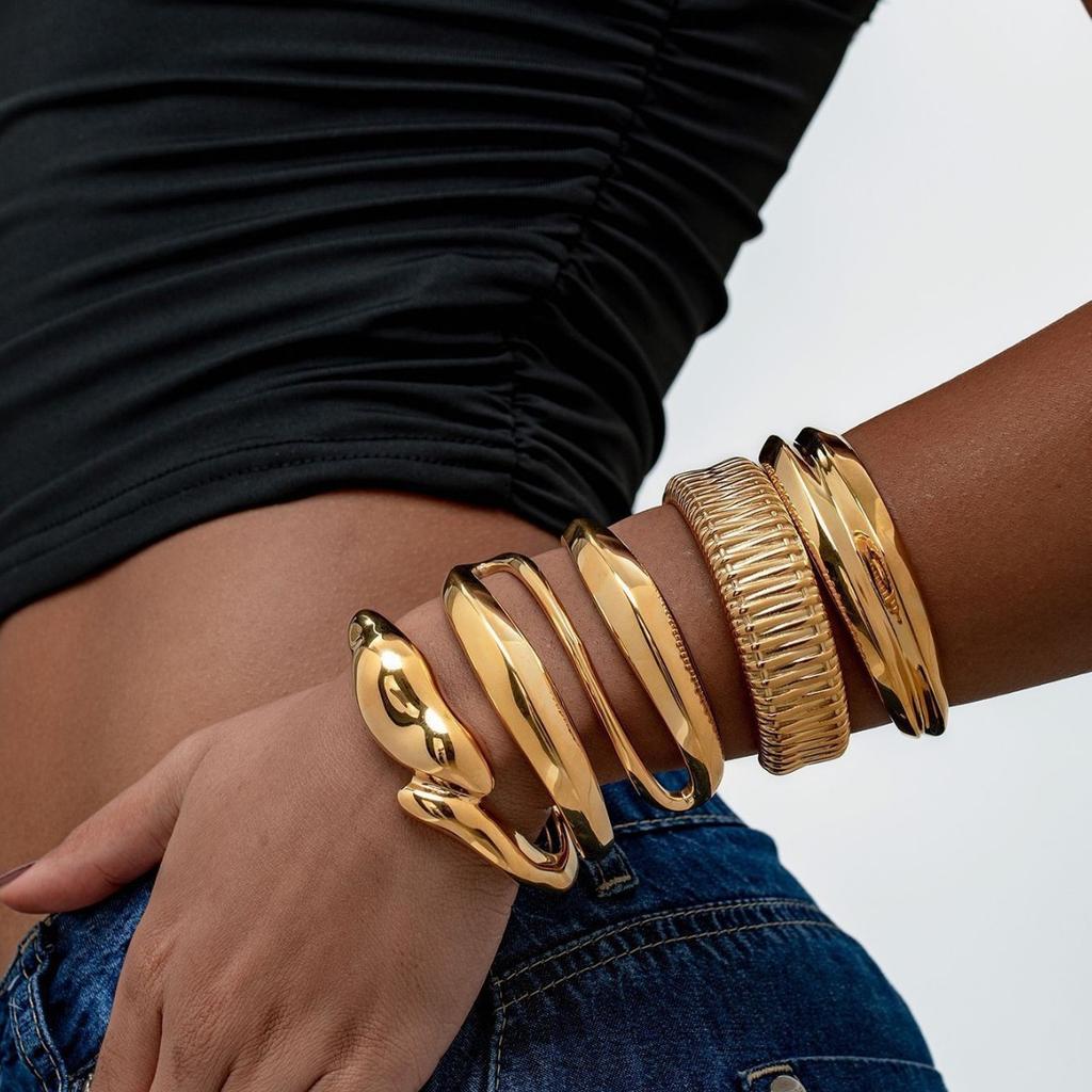 Hot-selling collection of bracelets: Irregular cross-ring open bracelets, niche and lightweight luxury design, women's bracelets