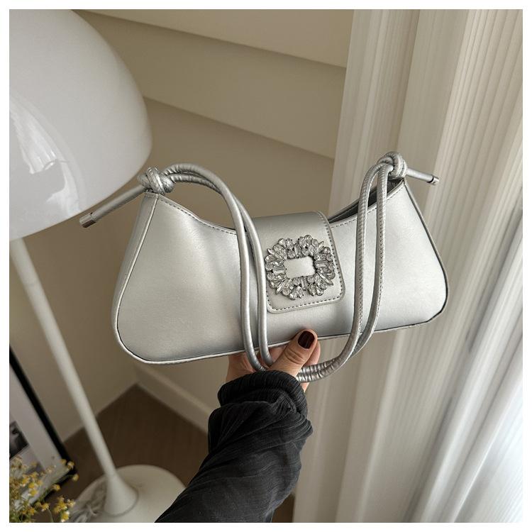 

Textured French small bag women s 2024 new fashionable foreign style underarm bag simple atmosphere shoulder messenger bag women срібний