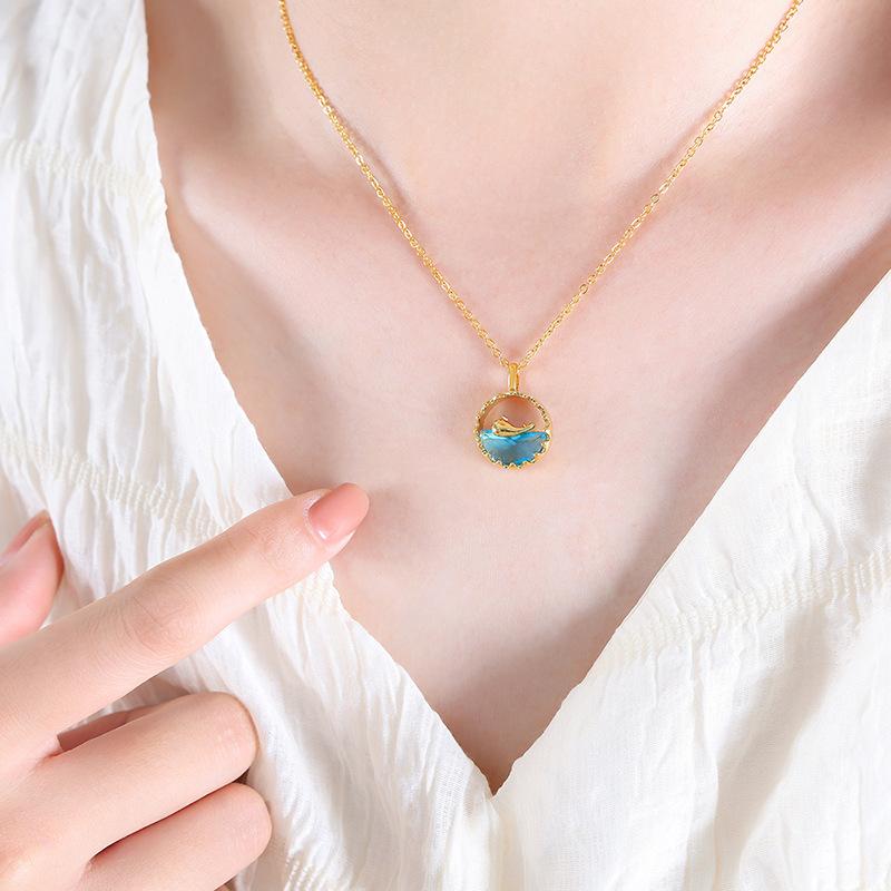 

Невыцветающие ювелирные изделия Ожерелье-бабочка Стеклянное ожерелье-животное Дельфин Цепочка на ключицу Ювелирные изделия из титановой стали