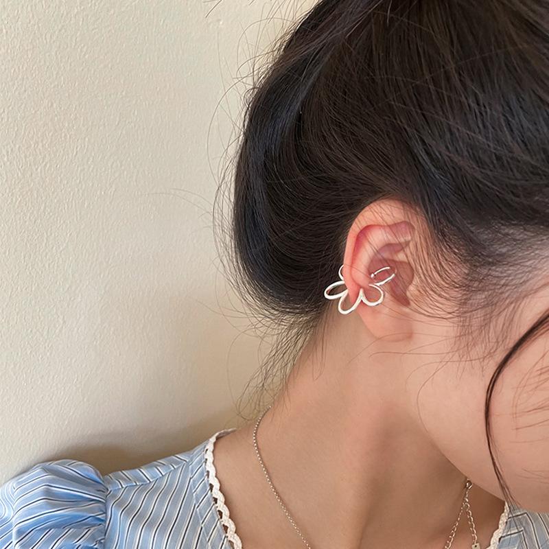 LATS 1 Piece Simple Flower Clip Earrings for Women Creative Non-Piercing Ear Cuff Trend Jewelry Accessories Gift