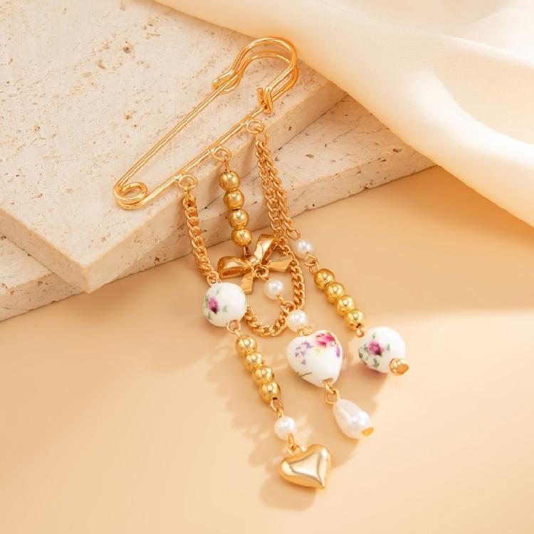 Trendy Alloy Metal Brooch with Swinging Tassels and Floral Charm Multi Purpose Caps And Bag Brooch Decors Accessory